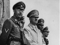 Генрих Гиммлер и Адольф Гитлер