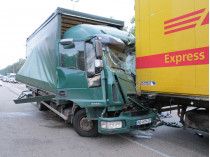 столкновение грузовиков на Житомирской трассе