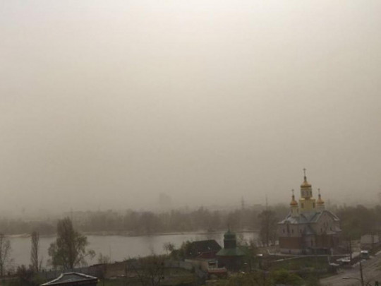 «Завтра будет лучше»: директор Укргидрометцентра рассказал подробности о пылевой буре в Киеве 