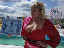 Мила Кузнецова с дипломом 