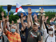 В Беларуси возобновились акции противников Лукашенко, силовики жестко задерживают людей (видео)