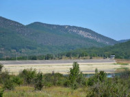 В Севастополе резко обмелело Чернореченское водохранилище (фото)