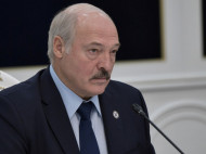 Лукашенко признался, что переболел коронавирусом «на ногах»