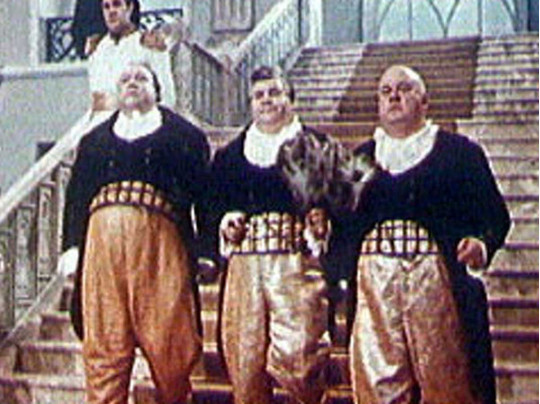 Кадр из фильма Три толстяка