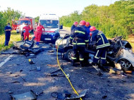 В жутком ДТП под Одессой погибли шесть человек (фото, видео)