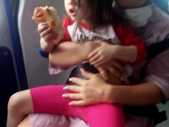 В Одессе у неадекватной матери отобрали девочку-маугли (фото)