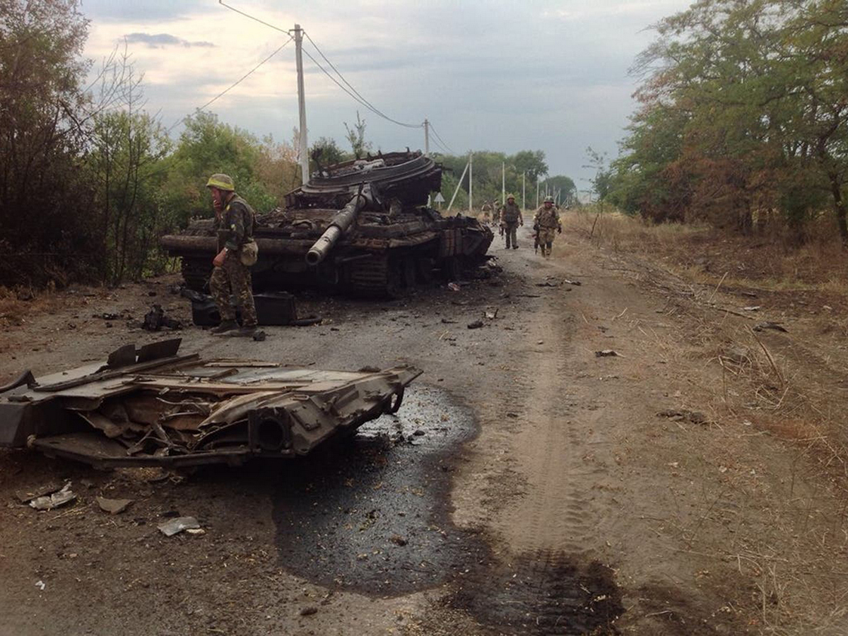 Видел попадание в БМП — обожженные тела вылезали из люка и бездыханно  падали возле колес» - «ФАКТЫ»