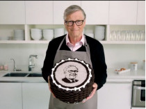 Билл Гейтс с тортом