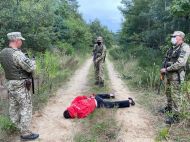 На границе с Польшей с ножом напали на пограничников (фото)