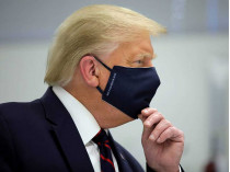 Трамп Дональд в маске