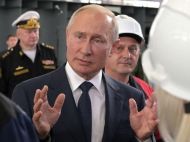 Путин пожаловался на растущее брюхо