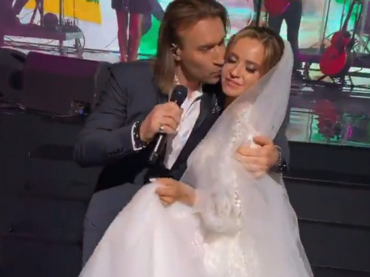 Счасливая невеста с Олегом Винником
