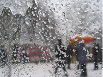 Дожди и даже мокрый снег: синоптик рассказала о погоде в Украине в последние дни октября