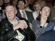 "Для Миши это станет ударом": жена Ефремова подает на развод после 20 лет брака