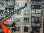 Спасаясь от пожара, киевлянин "под кайфом" выпрыгнул с пятого этажа и остался жив 