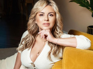 "Прелести Анны": Семенович будет судиться из-за конфет в виде ее груди
