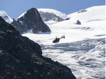 Вертолет в Альпах