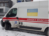 В Черкассах грузовик таранил «скорую» с пациенткой в критическом состоянии