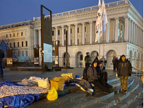Протестующие предприниматели переночевали в палатках на Майдане