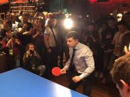 Мендель опубликовала видео неловкой игры Зеленского в пинг-понг