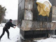 Монумент славы во Львове решено демонтировать до конца зимы