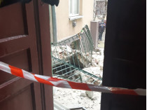 Взрыв газа разнес часть трехэтажного дома во Львове