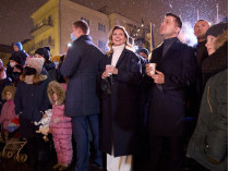 Под окнами Зеленского открыли новогодний городок: как это было