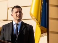 Зеленский стал и неудачником, и политиком года в опросе КМИС