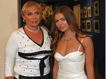 Мать и дочь Кабаевы