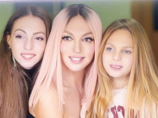 Полякова с дочками