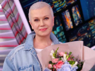 «Поняла, что мама ночь не спала»: Алла Мазур довела до слез подписчиц историей про костюм