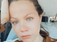 «В больницах мест нет»: актриса из сериала «Милые обманщицы» со слезами рассказала о больном ковидом муже