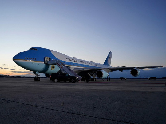 Президентский самолет 