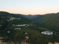 Mash устроил «первую экскурсию» по «дворцу Путина»