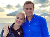 Навальный с женой