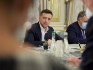 Зеленский после скандального указа собрал руководителей телеканалов, чтобы рассказать о свободе слова