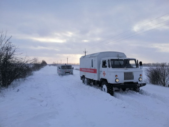 Освобождение автомобилей из снега