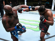 Льюис&nbsp;&mdash; Блейдс: видео поединка супертяжеловесов-гигантов в&nbsp;UFC