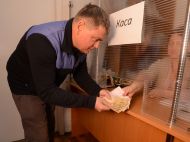 Прожиточный минимум в&nbsp;два раза меньше необходимого для выживания: что с&nbsp;ним планируют сделать в&nbsp;Украине