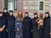 Оксана Марченко и монахини