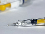 Ряд стран&nbsp;ЕС решил возобновить вакцинацию препаратом AstraZeneca