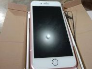 Хлопець купив через інтернет дешевий iPhone і&nbsp;запідозрив недобре, отримавши коробку висотою в&nbsp;людський зріст