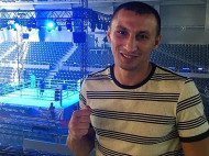 Боксер вийшов на&nbsp;бій у&nbsp;Москві у&nbsp;футболці з&nbsp;прапором України: довелося виправдовуватися