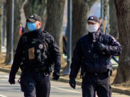 У&nbsp;центрі Одеси власник кафе з&nbsp;сином напали на&nbsp;поліцейських, замкнули їх&nbsp;у&nbsp;своєму закладі і&nbsp;знущалися
