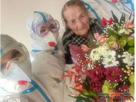 100-летняя женщина победила ковид