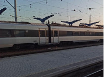 Поезда на станции «Дарница»