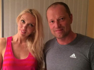 Оля Полякова оголосила новоспеченого співака своїм гастрольним чоловіком