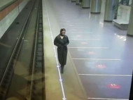 Дівчина оголилася на&nbsp;камеру стеження в&nbsp;метро