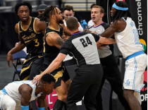 Торонто - Лос-Анджелес Лейкерс бійка в НБА