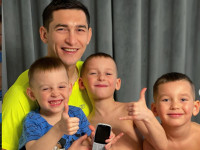 Тарас Степаненко з синами